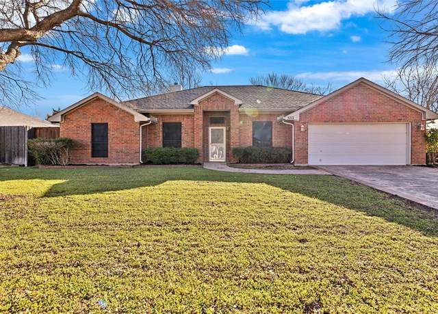 Property at 3712 Calvert Ln, Denton, TX 76208, 3 beds, 2 baths