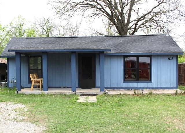 Property at 611 W Minnie St, Stephenville, TX 76401, 2 beds, 1 bath
