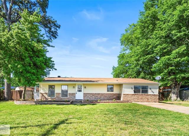 Property at 1673 Sligo Rd, Bossier City, LA 71112, 4 beds, 2 baths