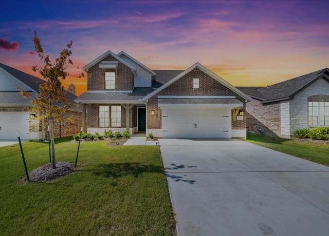 Property at 3525 Columbus St, Gainesville, TX 76240, 4 beds, 3.5 baths