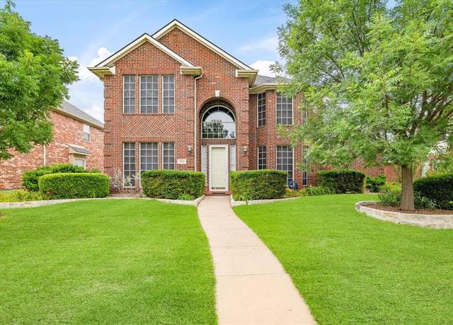 Property at 3705 Skyline Dr, Plano, TX 75025, 5 beds, 3.5 baths