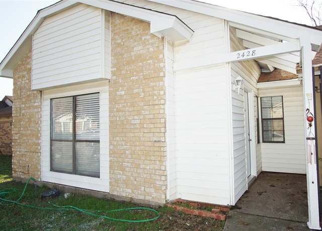 Property at 2428 Sunflower Dr, Arlington, TX 76014, 2 beds, 2 baths