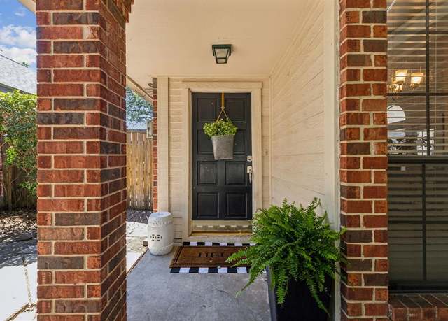 Property at 6905 Hickory Crk, Plano, TX 75023, 4 beds, 2 baths