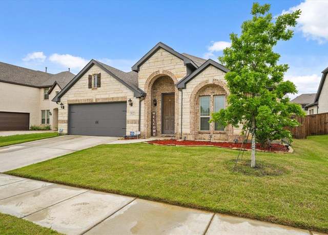 Property at 512 Navo Rd, Little Elm, TX 75068, 4 beds, 3 baths