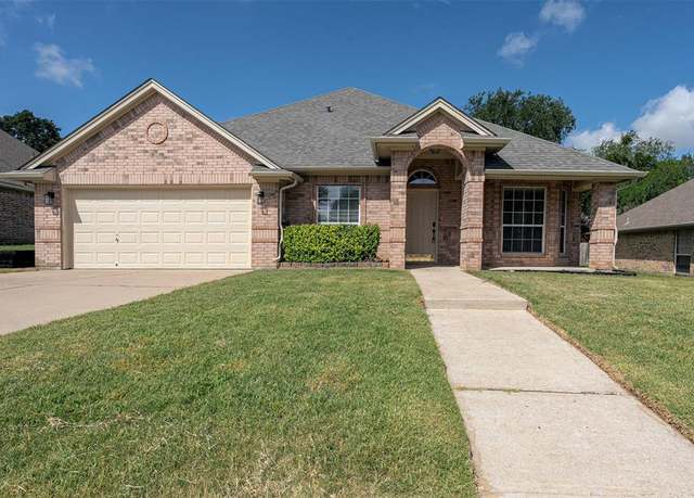Property at 302 Howard Way Dr, Aledo, TX 76008, 4 beds, 2 baths