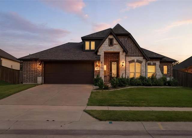 Property at 1221 Brookview Dr, Justin, TX 76247, 4 beds, 2 baths