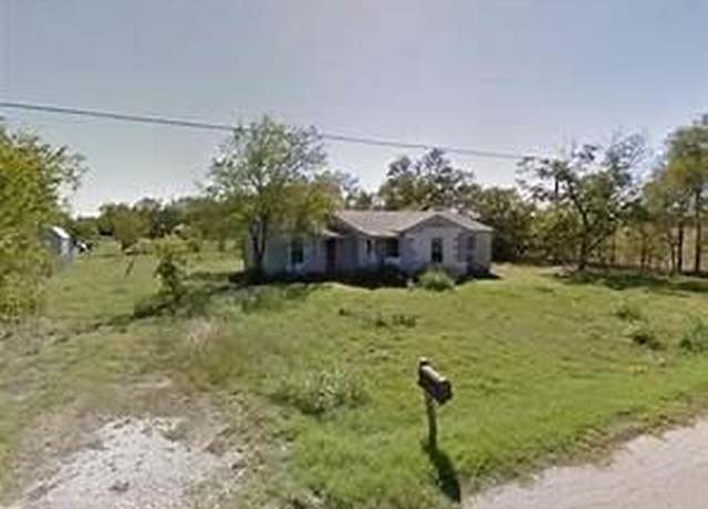 Property at 1013 W 7th St, Justin, TX 76247, 3 beds, 2 baths