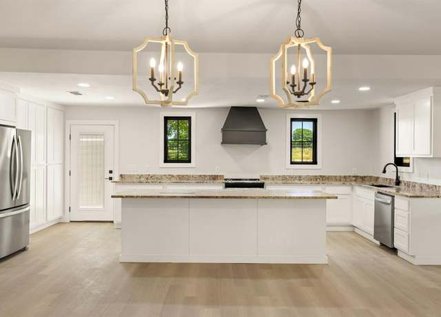 Property at 1324 County Road 299, Dublin, TX 76446, 4 beds, 2.5 baths