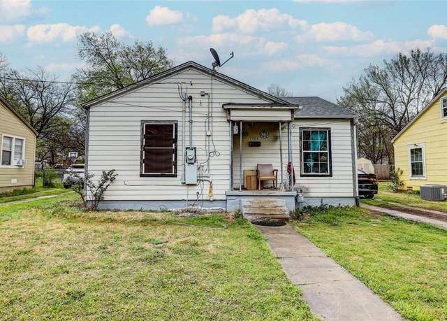 Property at 1306 N Clements St, Gainesville, TX 76240, 2 beds, 2 baths