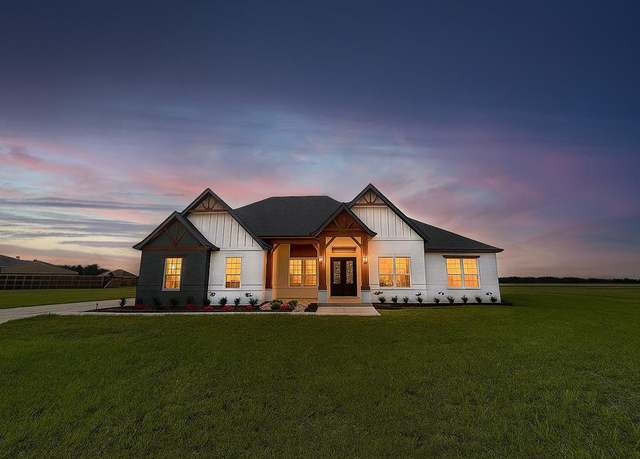 Property at 1744 Butcher Rd, Waxahachie, TX 75165, 4 beds, 2.5 baths