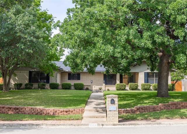 Property at 2904 Good Shepherd Dr, Brownwood, TX 76801, 4 beds, 2 baths