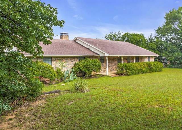 Property at 450 Briarwood Dr, Southlake, TX 76092, 3 beds, 2 baths