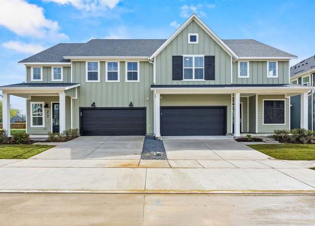 Property at 212 Chestnut St, Celina, TX 75009, 3 beds, 2.5 baths