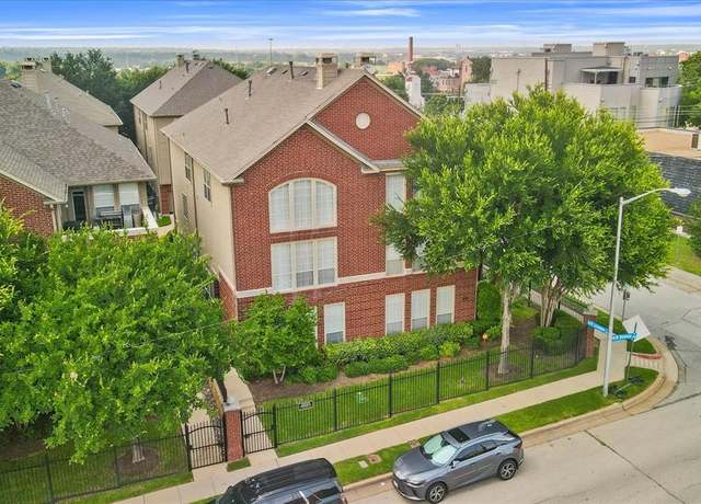 Property at 1002 Belknap St W, Fort Worth, TX 76102, 3 beds, 2.5 baths