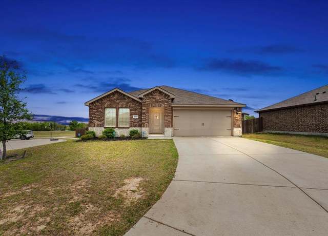 Property at 1003 Homestead Ln, Royse City, TX 75189, 4 beds, 2 baths