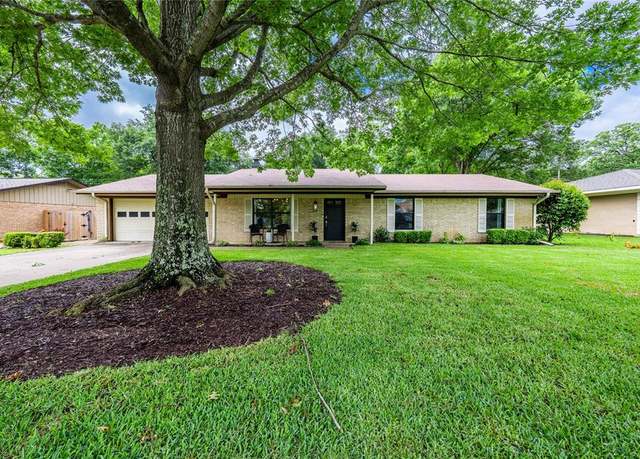 Property at 804 E Clinton Ave, Athens, TX 75751, 3 beds, 2 baths