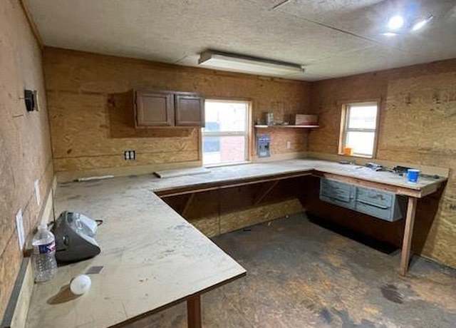 Property at 1231 Ravina Dr, Garland, TX 75041, 3 beds, 2 baths