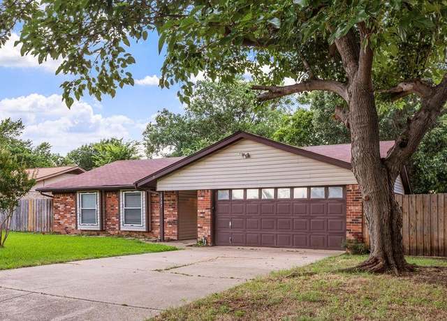 Property at 1507 Cimarron Trl, Grapevine, TX 76051, 3 beds, 2 baths