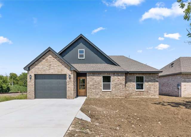 Property at 98 Arthur Ave, Mcgregor, TX 76657, 3 beds, 2 baths