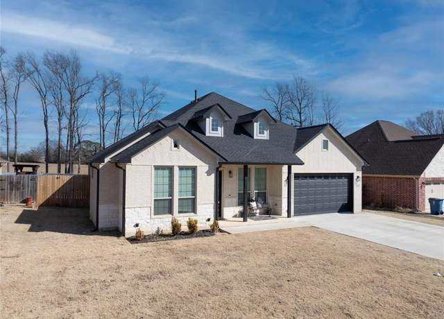 Property at 237 Kathryns Ct, Mount Pleasant, TX 75455, 4 beds, 3 baths