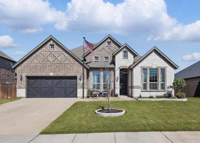 Property at 1324 Chiva Dr, Little Elm, TX 75068, 3 beds, 2.5 baths