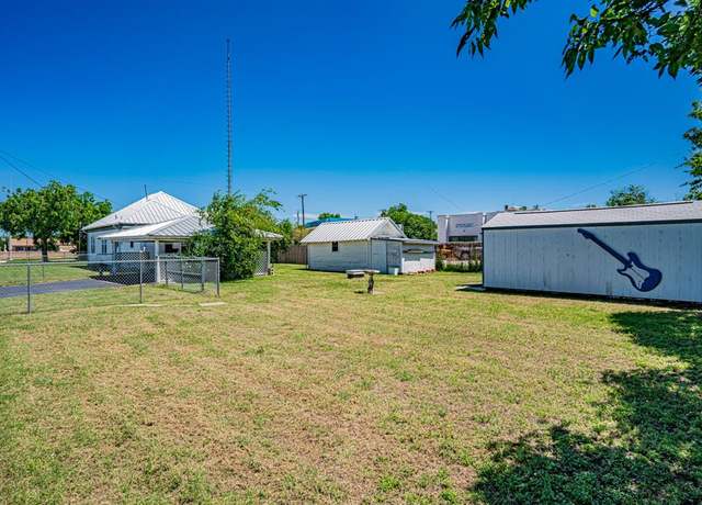 Property at 732 N Patrick St, Dublin, TX 76446, 3 beds, 2 baths