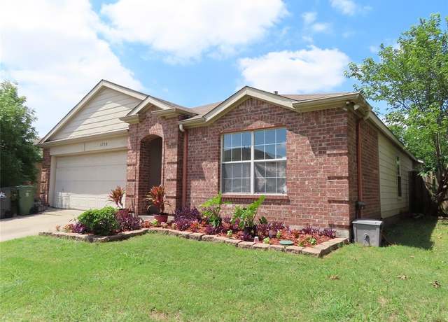 Property at 6758 Ambercrest Dr, Arlington, TX 76002, 3 beds, 2 baths