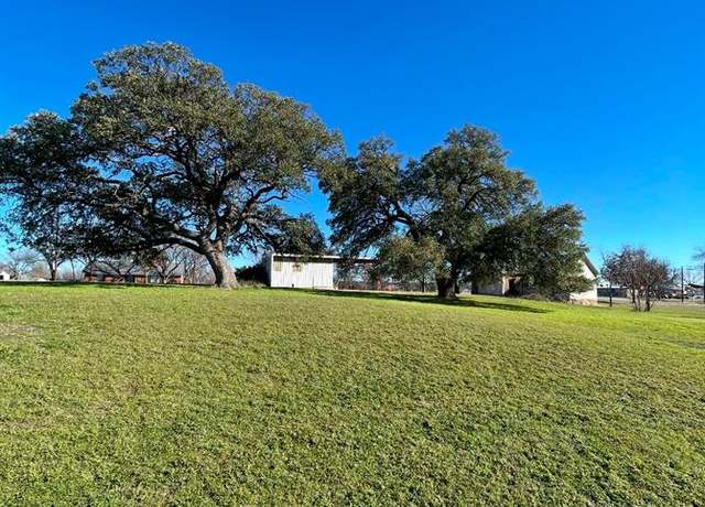 Property at 916 Main St, Blanket, TX 76432, 2 beds, 1 bath