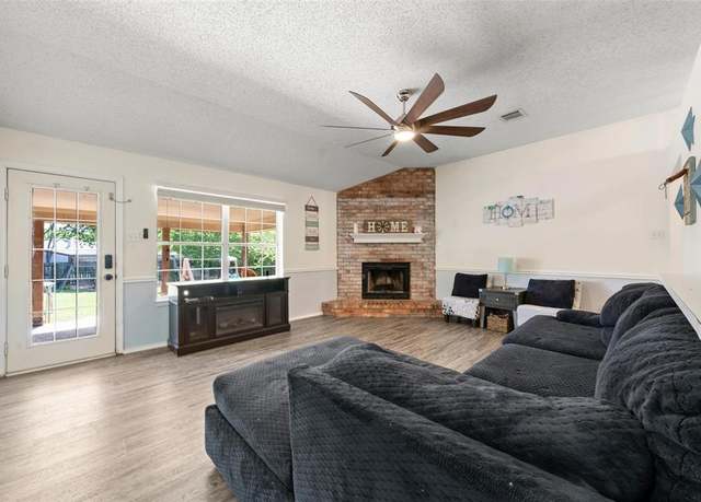 Property at 197 Norwood Dr, Woodway, TX 76712, 3 beds, 2 baths