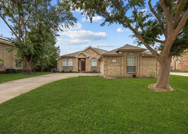 Property at 302 Abel Dr, Glenn Heights, TX 75154, 4 beds, 2 baths