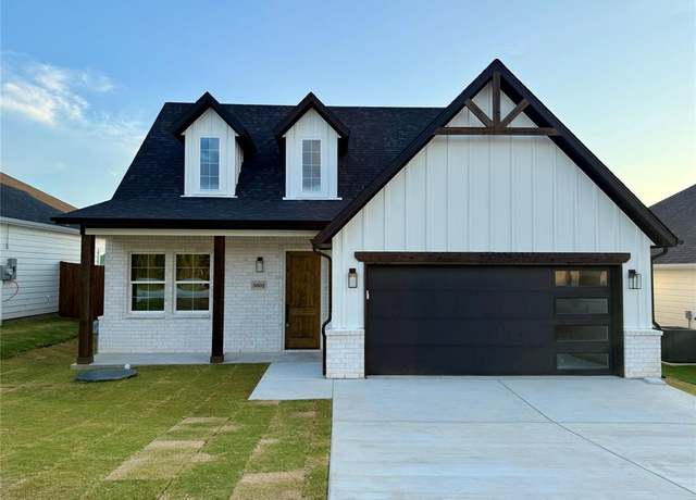 Property at 5602 San Jacinto Dr, Granbury, TX 76048, 4 beds, 2.5 baths
