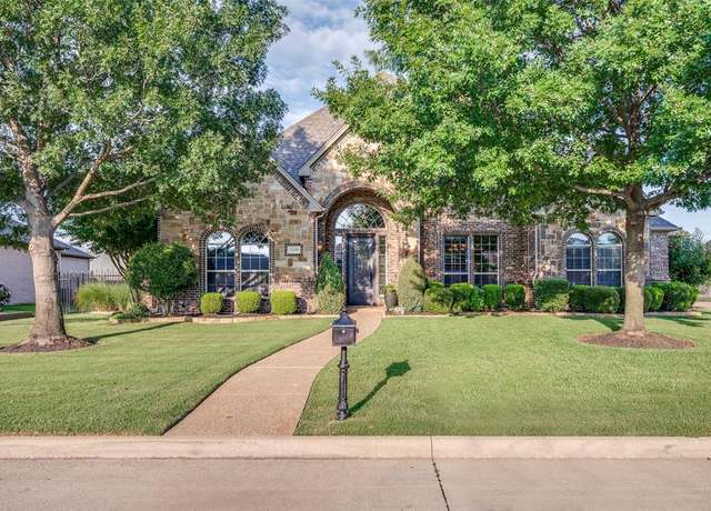 Property at 3400 Hunter Glen Dr, Mansfield, TX 76063, 4 beds, 3 baths