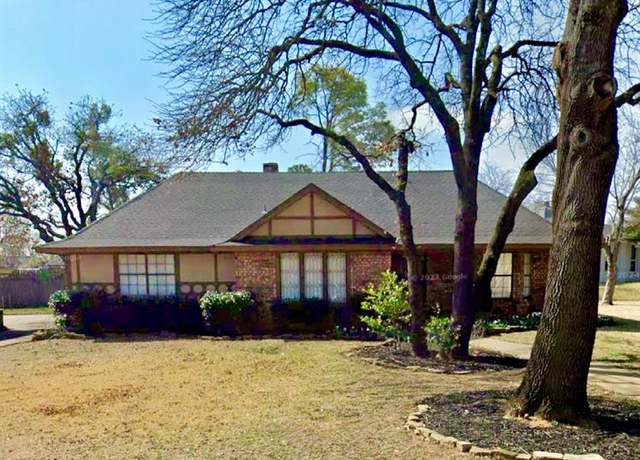 Property at 2606 Cloud Ct, Arlington, TX 76017, 3 beds, 2 baths