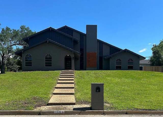 Property at 1005 Mockingbird Ln, Longview, TX 75601, 4 beds, 2.5 baths