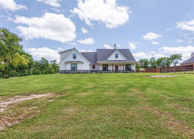 Property at 1165 Old Highway 6, Howe, TX 75459, 4 beds, 3.5 baths