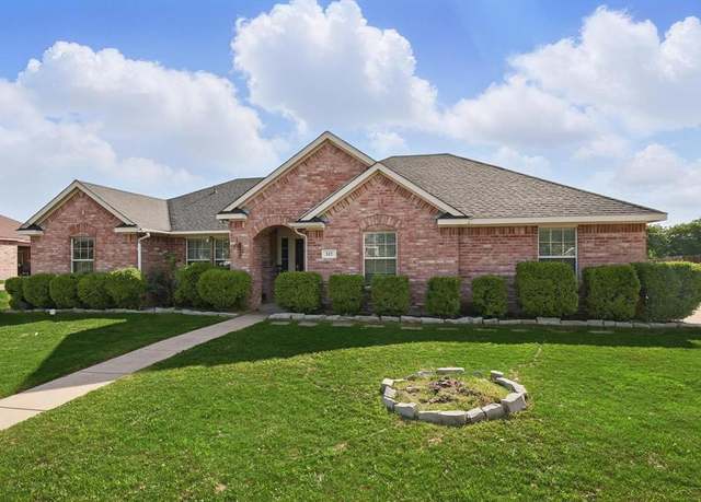 Property at 317 Susan Way, Red Oak, TX 75154, 3 beds, 2 baths