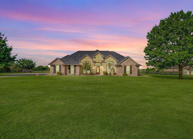 Property at 122 King Ranch Ct, Fort Worth, TX 76108, 4 beds, 2.5 baths