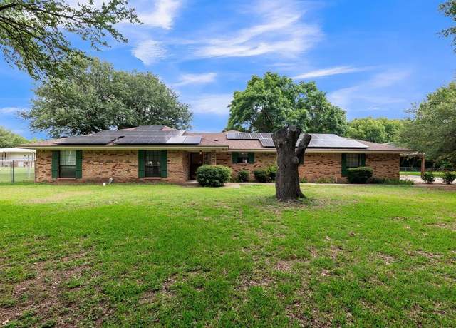 Property at 1652 Ernie Ln, Grand Prairie, TX 75052, 3 beds, 2.5 baths