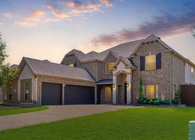 Property at 932 E Danbury Dr, Desoto, TX 75115, 6 beds, 4 baths