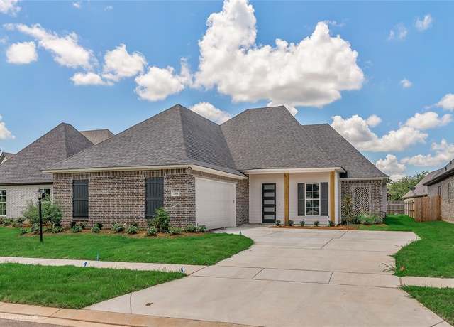 Property at 1364 Quincy Dr, Bossier City, LA 71111, 4 beds, 3 baths
