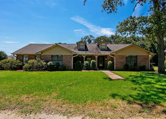 Property at 1 Acapulco Ln, Normangee, TX 77871, 4 beds, 3 baths