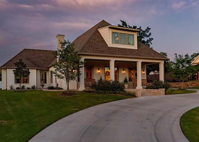 Property at 9305 Bellechase Rd, Granbury, TX 76049, 4 beds, 3 baths