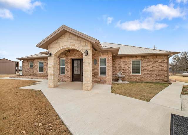 Property at 241 E Circle Dr, Coleman, TX 76834, 2 beds, 2 baths