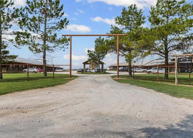 Property at 295 Lindsey Ln, Stephenville, TX 76401, 99 beds, 25 baths
