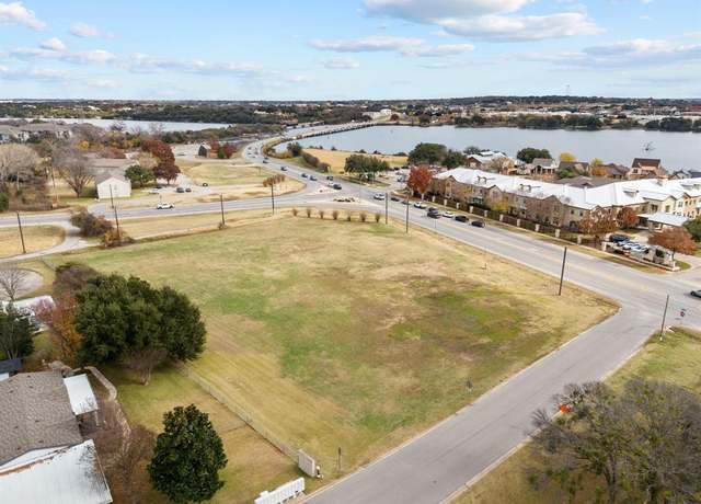 Property at 830 E Pearl St, Granbury, TX 76048