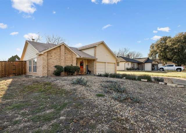 Property at 10237 Powder Horn Rd, Fort Worth, TX 76108, 3 beds, 2 baths