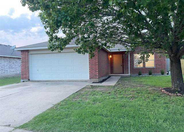 Property at 807 Encino Dr, Arlington, TX 76001, 3 beds, 2 baths