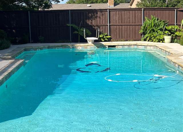 Property at 2822 Colleen Dr, Garland, TX 75043, 4 beds, 2.5 baths