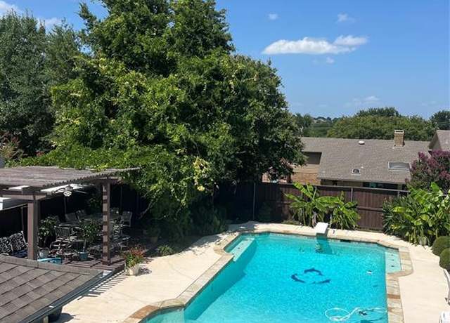 Property at 2822 Colleen Dr, Garland, TX 75043, 4 beds, 2.5 baths