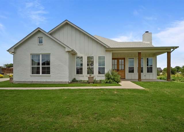Property at 7954 Lax Dr, Fort Worth, TX 76126, 3 beds, 2.5 baths